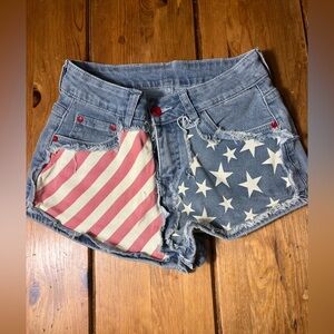 ROMWE Patriotic Patchwork Denim Shorts in Blue, Red & White